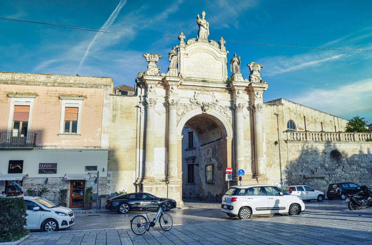 Milestone Inn Lecce Buitenkant foto